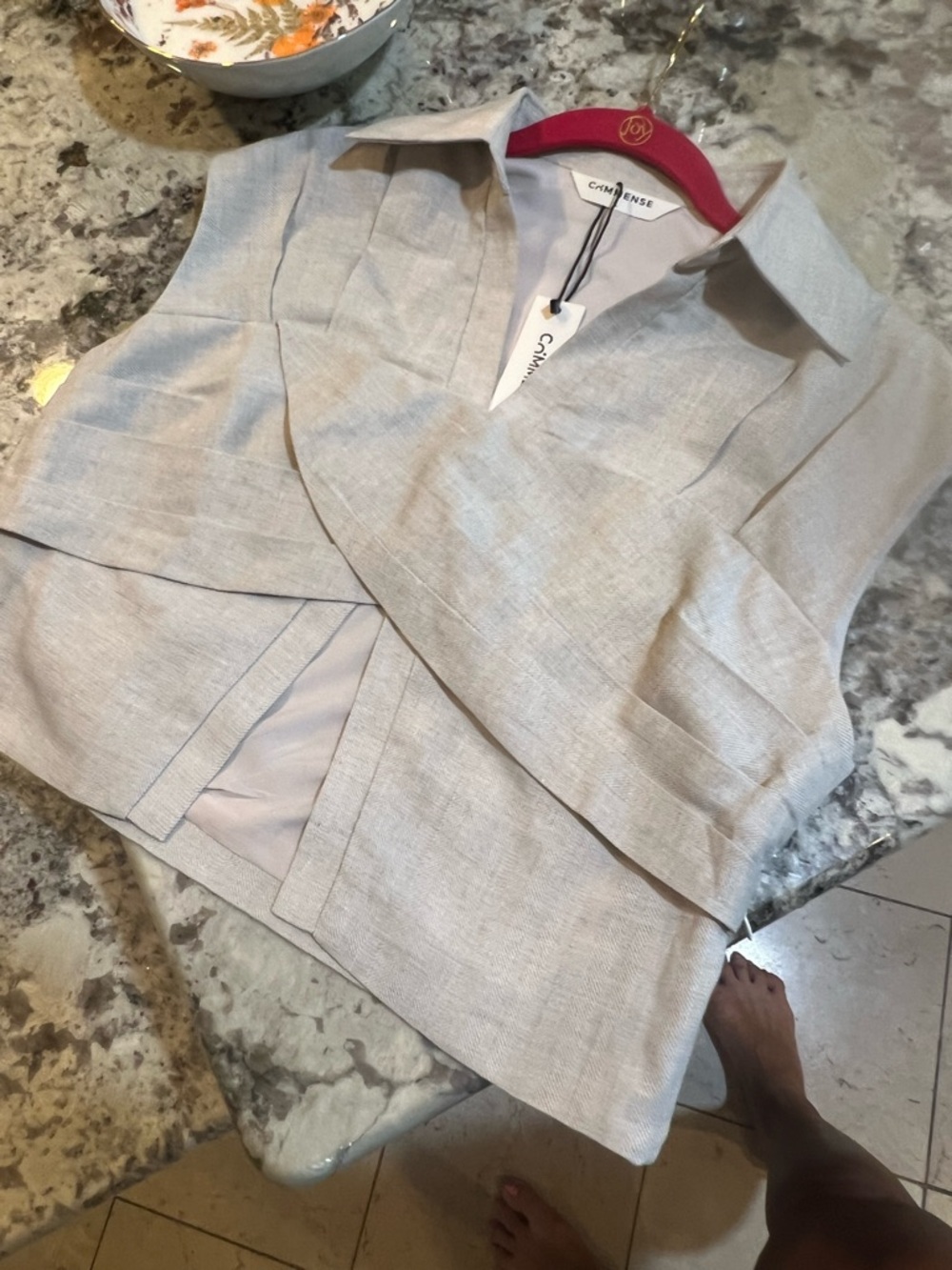 Commence NWT Sleeveless Cross-Front Crop Top - Picture 5 of 12